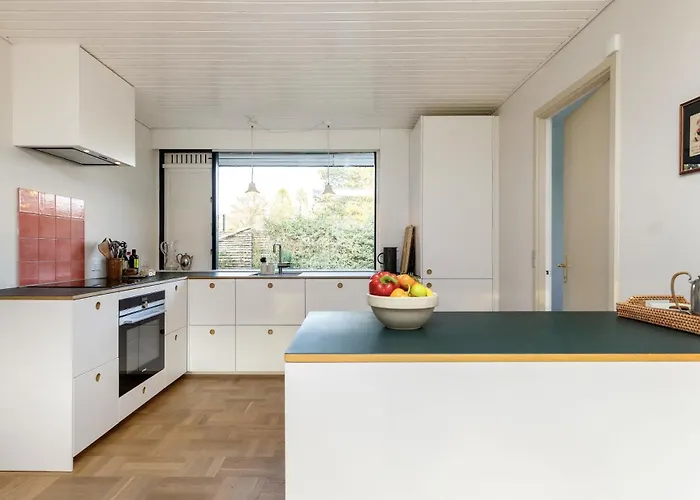 Ferienhaus Design-led Nature Retreat, Near