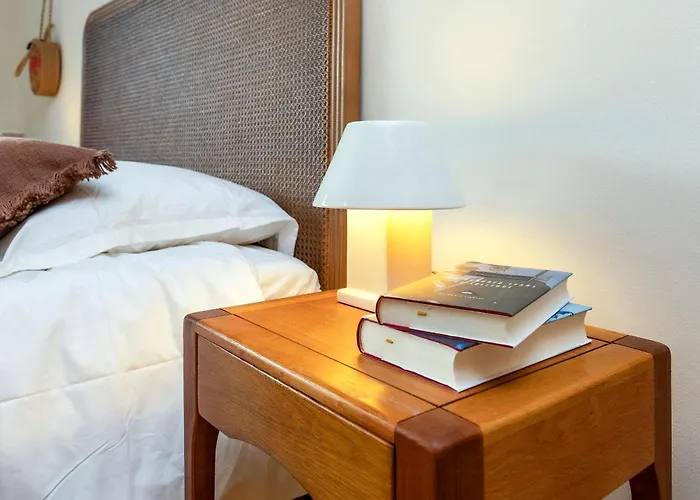 Vakantiehuis Design-led Nature Retreat, Near